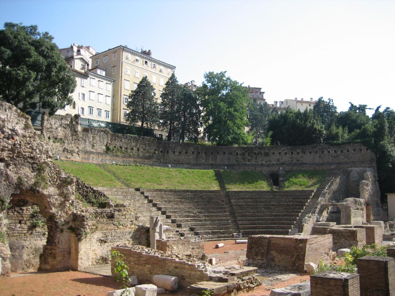 Residence Teatro Romano Trieste Luaran gambar